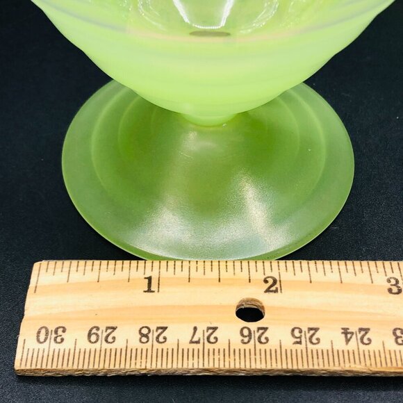 Art Deco Sherbet Custard Dessert Cup PAIR Vintage ARC FRANCE Citrus Green Glass - Picture 9 of 11